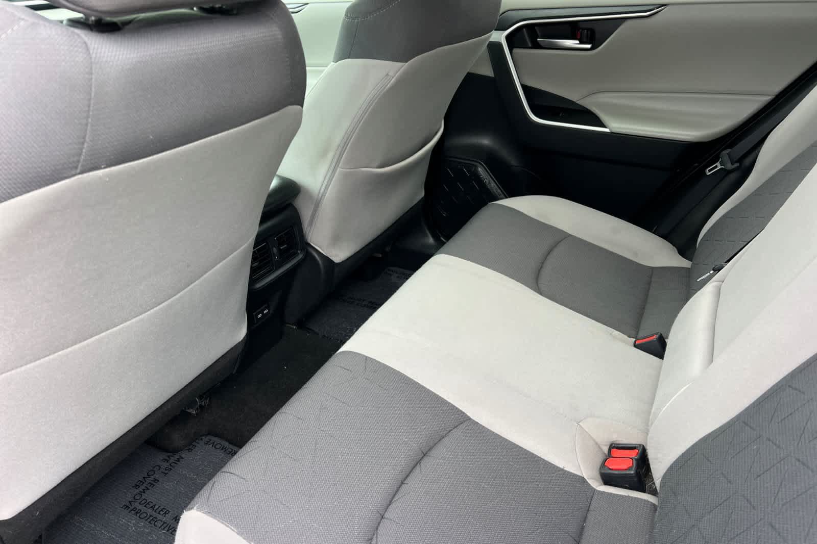 Used 2022 Toyota RAV4 XLE w/ Convenience Package AWD/4WD image 4