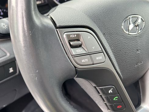 Used 2017 Hyundai Santa Fe Limited image 34