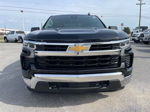 Used 2022 Chevrolet Silverado 1500 LT AWD/4WD image 2