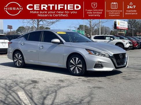Certified 2022 Nissan Altima 2.5 SV image 1