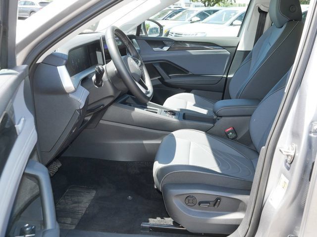 Certified 2025 Volkswagen Tiguan SE AWD/4WD image 13