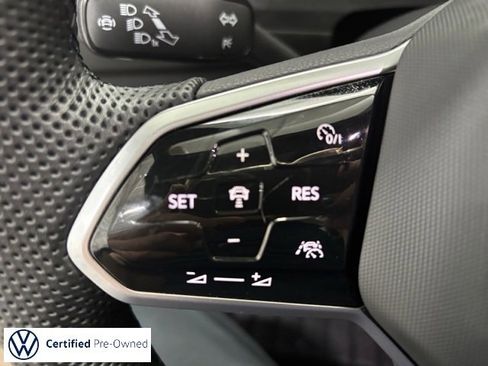 Used 2022 Volkswagen Tiguan SEL R-Line image 22