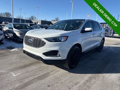 Used 2024 Ford Edge SEL w/ Convenience Package image 2