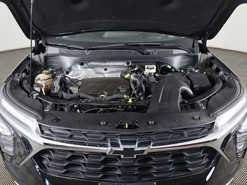 Used 2024 Chevrolet Trax LT w/ Driver Confidence Package image 19