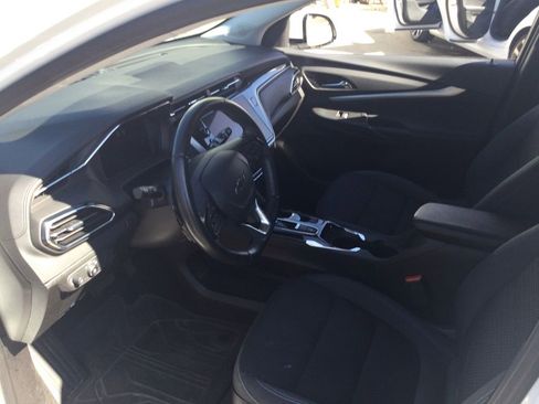 Used 2023 Chevrolet Bolt EUV LT w/ Comfort Package image 16