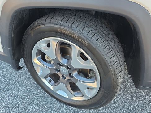 Used 2021 Jeep Compass Limited image 30