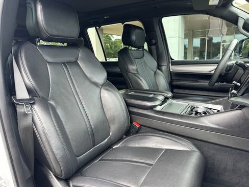 Used 2023 Jeep Wagoneer Series II RWD image 59