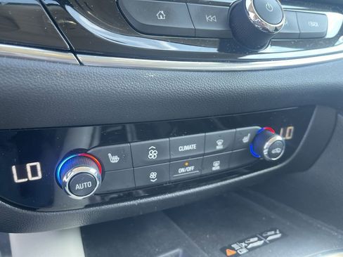 Used 2024 Buick Enclave Essence w/ Technology Package FWD image 25