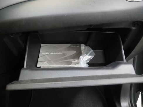 Used 2020 Chevrolet Equinox LS image 34