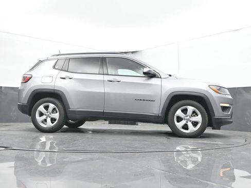 Used 2018 Jeep Compass Latitude w/ Popular Equipment Group FWD image 43
