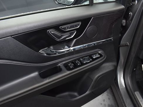 New 2025 Lincoln Corsair Reserve image 9