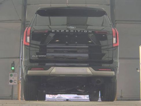 Certified 2025 Ford Expedition Platinum w/ Driver's Package AWD/4WD image 6