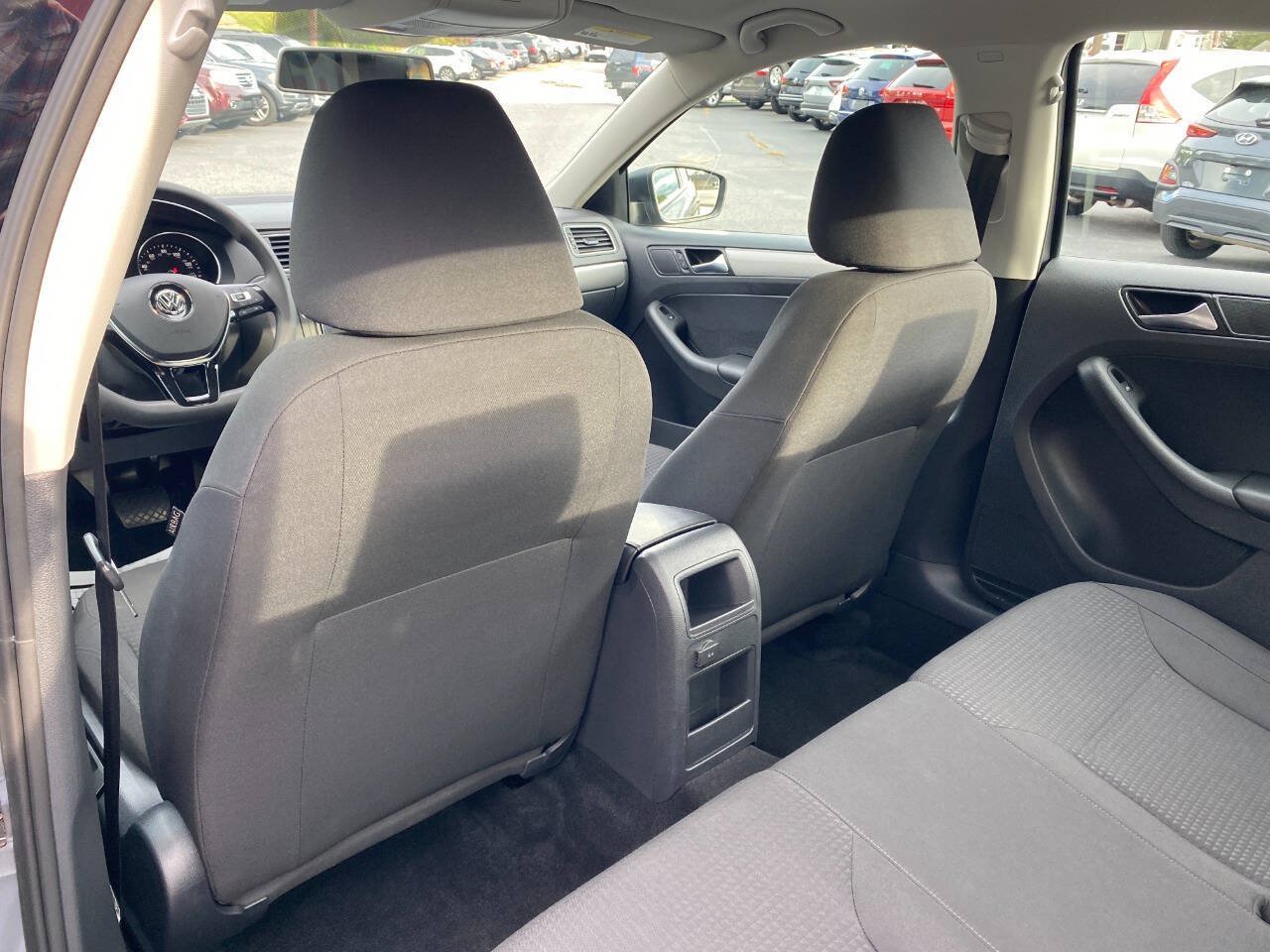 Used 2016 Volkswagen Jetta SE FWD image 20