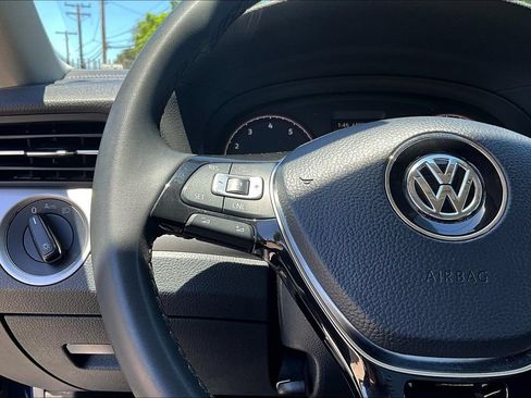 Used 2021 Volkswagen Passat 2.0T SE FWD image 9