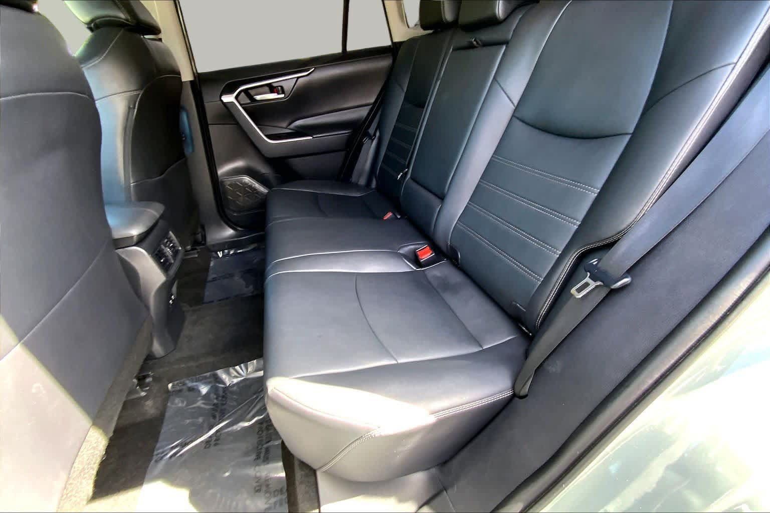 Used 2021 Toyota RAV4 XLE Premium AWD/4WD image 20