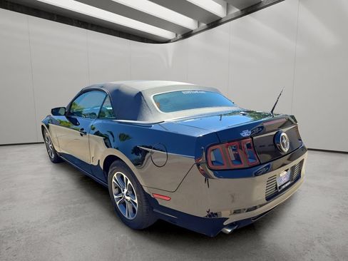Used 2014 Ford Mustang Premium RWD image 3