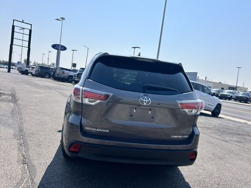 Used 2016 Toyota Highlander Limited Platinum AWD/4WD image 4