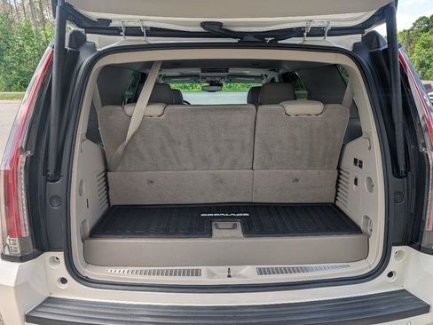 Used 2015 Cadillac Escalade Premium image 20