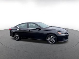 Used 2025 Nissan Altima 2.5 SV video 2