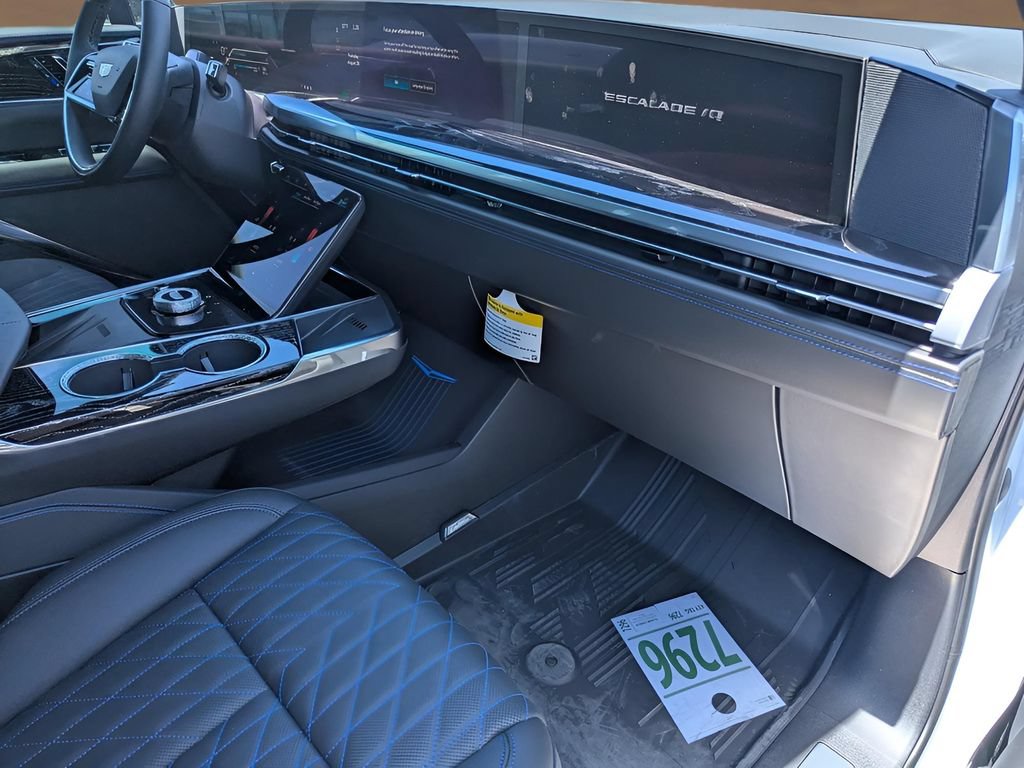New 2026 Cadillac Escalade IQ Sport 1 w/ LPO, Floor Liner Package AWD/4WD image 18