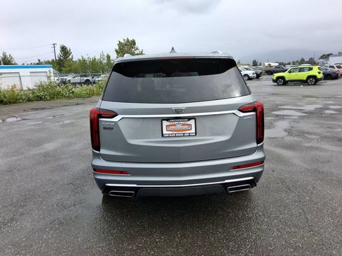 Used 2023 Cadillac XT6 Premium Luxury w/ Technology Package FWD image 7