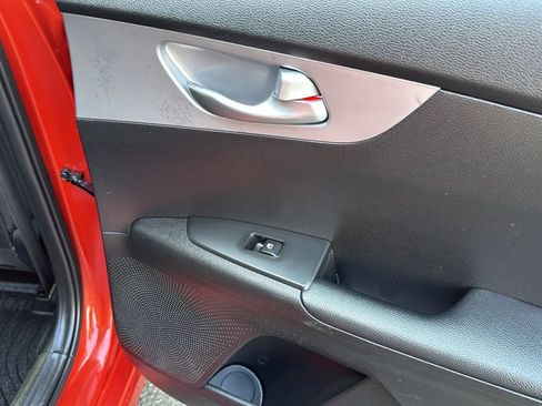Used 2023 Kia Forte LXS w/ LXS Technology Package FWD image 18