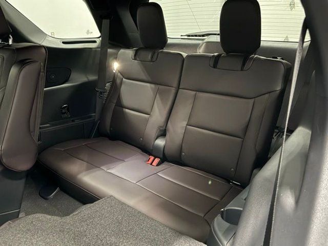 Used 2026 Ford Explorer Platinum RWD image 30