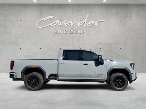 Used 2024 GMC Sierra 2500 AT4 w/ AT4 Premium Plus Package image 17