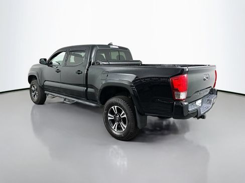 Used 2017 Toyota Tacoma TRD Off-Road AWD/4WD image 6