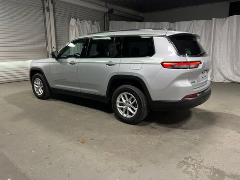 Used 2024 Jeep Grand Cherokee L Laredo RWD image 5