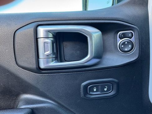 Used 2022 Jeep Wrangler Sport AWD/4WD image 12
