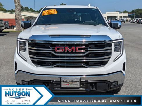 Used 2023 GMC Sierra 1500 SLT image 3