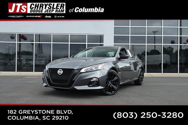 Used 2022 Nissan Altima 2.5 SR w/ Midnight Edition Package FWD image 1