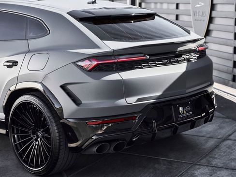 Used 2025 Lamborghini Urus Performante AWD/4WD image 11
