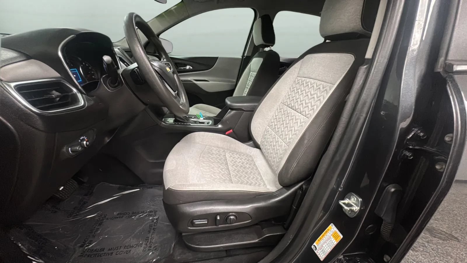 Used 2022 Chevrolet Equinox LS w/ LS Convenience Package FWD image 20