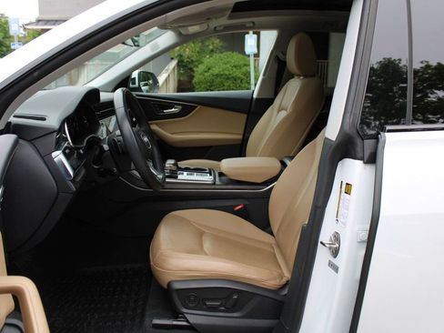 Used 2019 Audi Q8 Premium Plus AWD/4WD image 13