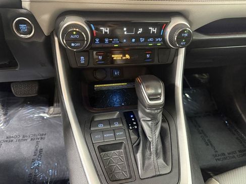Used 2019 Toyota RAV4 Limited w/ Advanced Technology Package FWD image 16