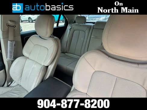 Used 2017 Lincoln Continental Select FWD image 32