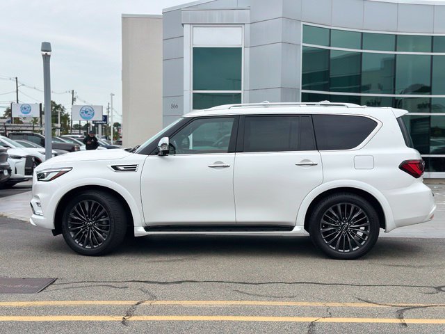 Used 2023 INFINITI QX80 Sensory w/ All-Season Package AWD/4WD image 3