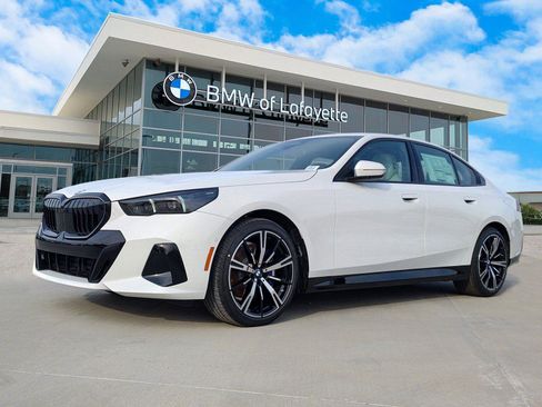 New 2026 BMW 530i w/ M Sport Package RWD image 1