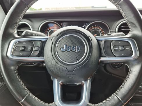 Used 2021 Jeep Wrangler Unlimited Sahara w/ LED Lighting Group AWD/4WD image 23
