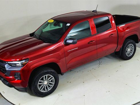 Used 2026 Chevrolet Colorado LT w/ LT Convenience Package AWD/4WD image 18