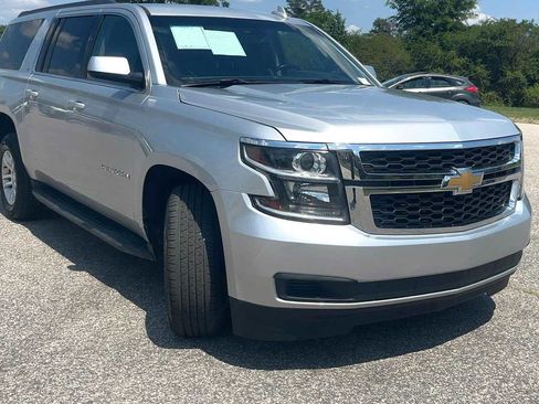 Used 2019 Chevrolet Suburban LT AWD/4WD image 9