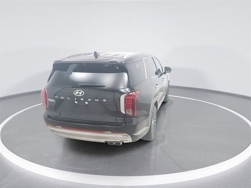 Used 2024 Hyundai Palisade Calligraphy image 6