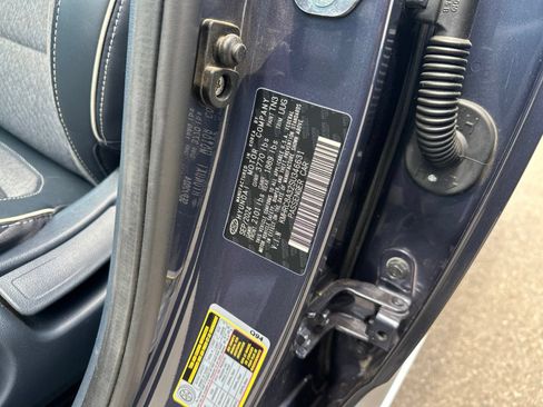 Used 2025 Hyundai Venue Limited FWD image 34