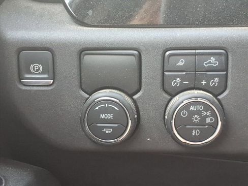 Used 2024 Chevrolet Silverado 1500 RST w/ Texas Edition Plus RWD image 11