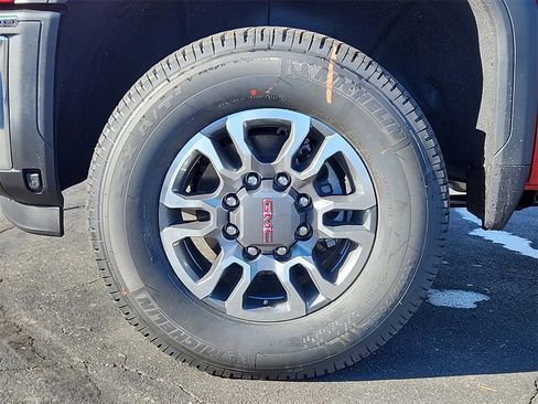 New 2025 GMC Sierra 2500 SLT w/ SLT Premium Package image 7