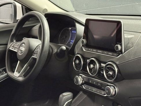 Used 2023 Nissan Sentra SV FWD image 7