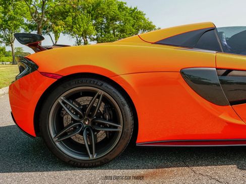 Used 2019 McLaren 570S Spider image 10