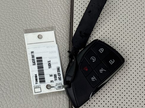 New 2026 GMC Yukon XL Denali w/ Sun & Power Step Package image 39